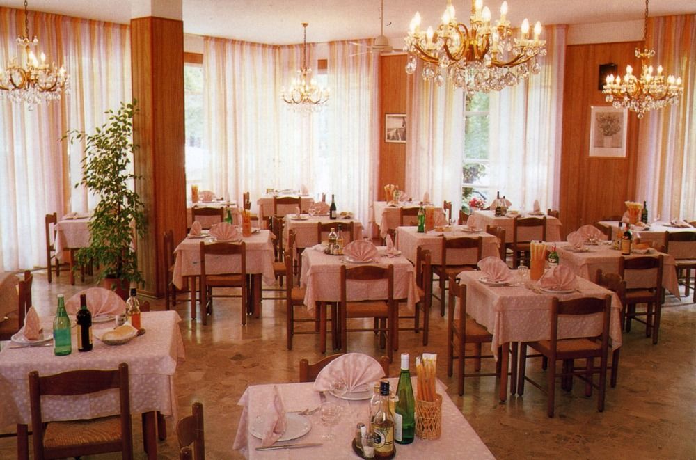 Hotel Rio Чезенатико Экстерьер фото